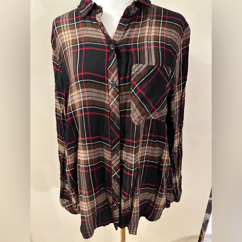 Beachlunchlounge Plaid Button Down Shirt in Black and Brown